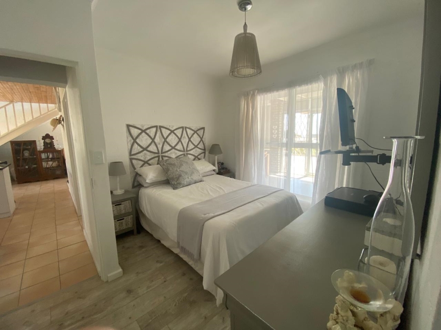 4 Bedroom Property for Sale in Pringle Bay Western Cape